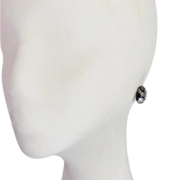 Genuine VINTAGE oval black fleck acrylic stud earrings - Picture 3 of 6